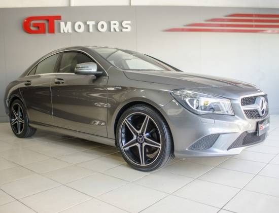 MERCEDES-BENZ CLA 200 1.6 URBAN 16V FLEX 4P AUTOMÁTICO